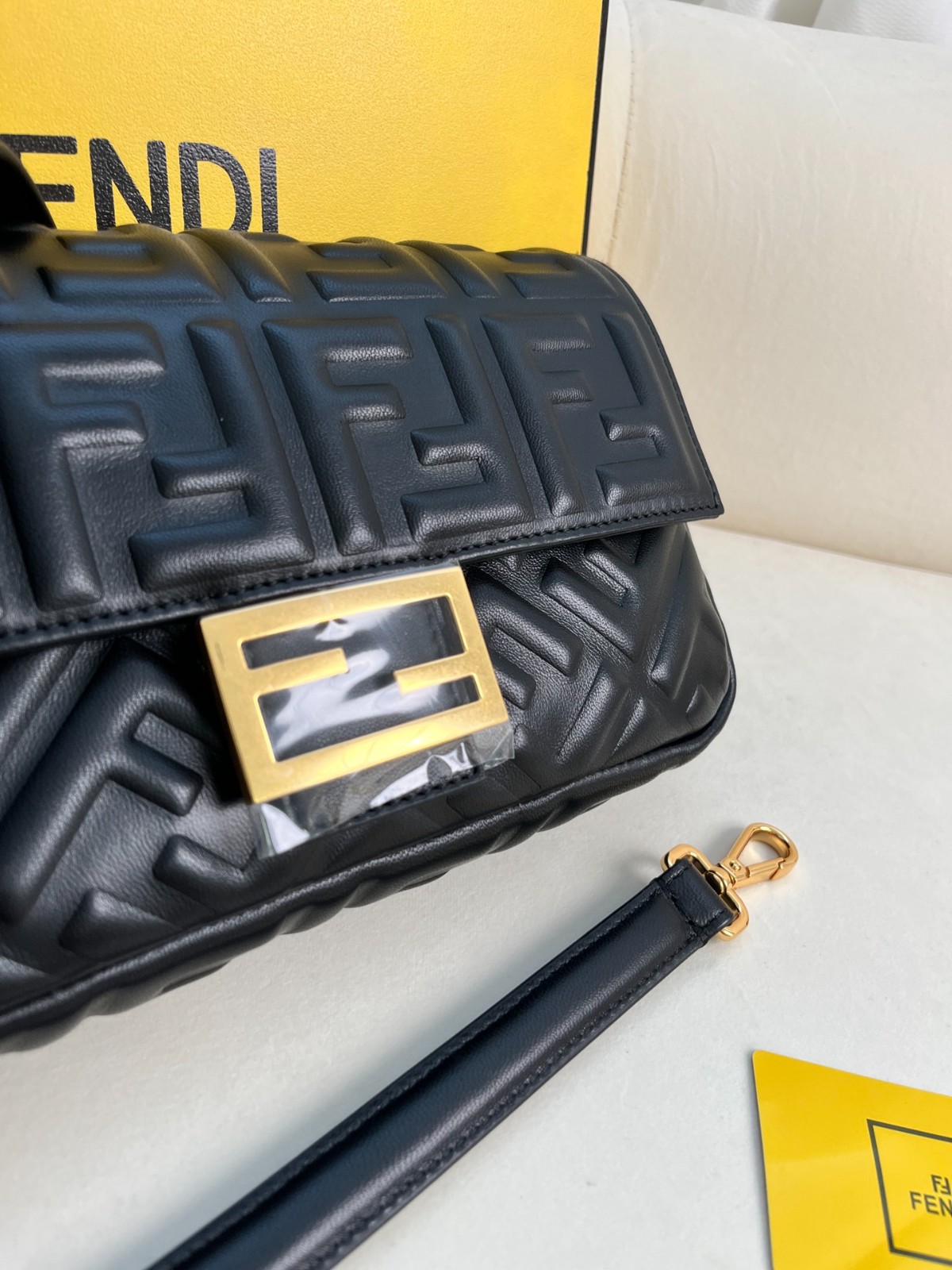 004 75123212 size 27x15x6cm