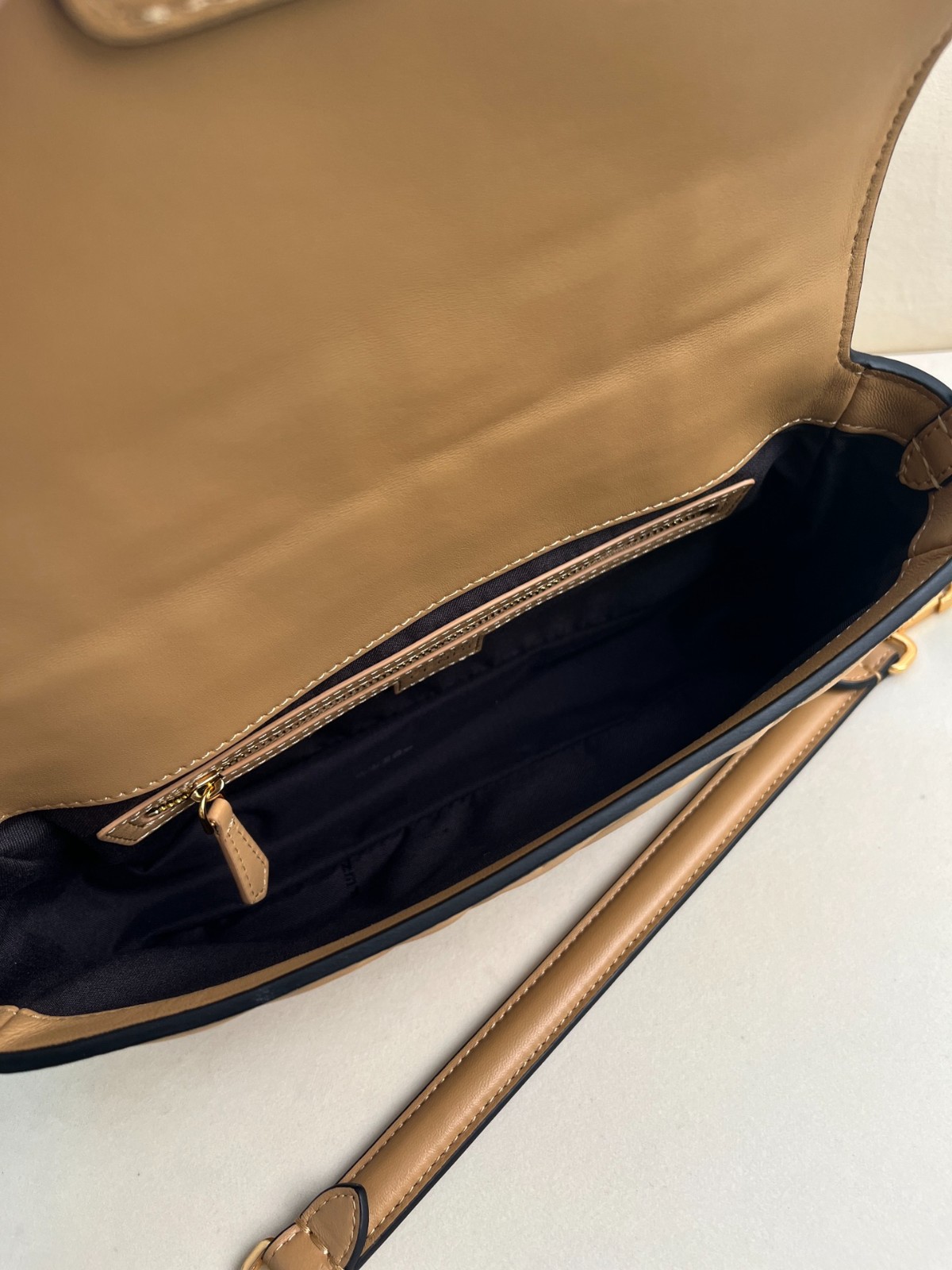 001 75123212 size 27x15x6cm