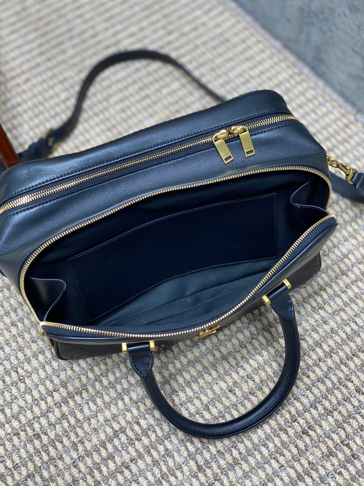 015 88123235 size 31x16x13cm