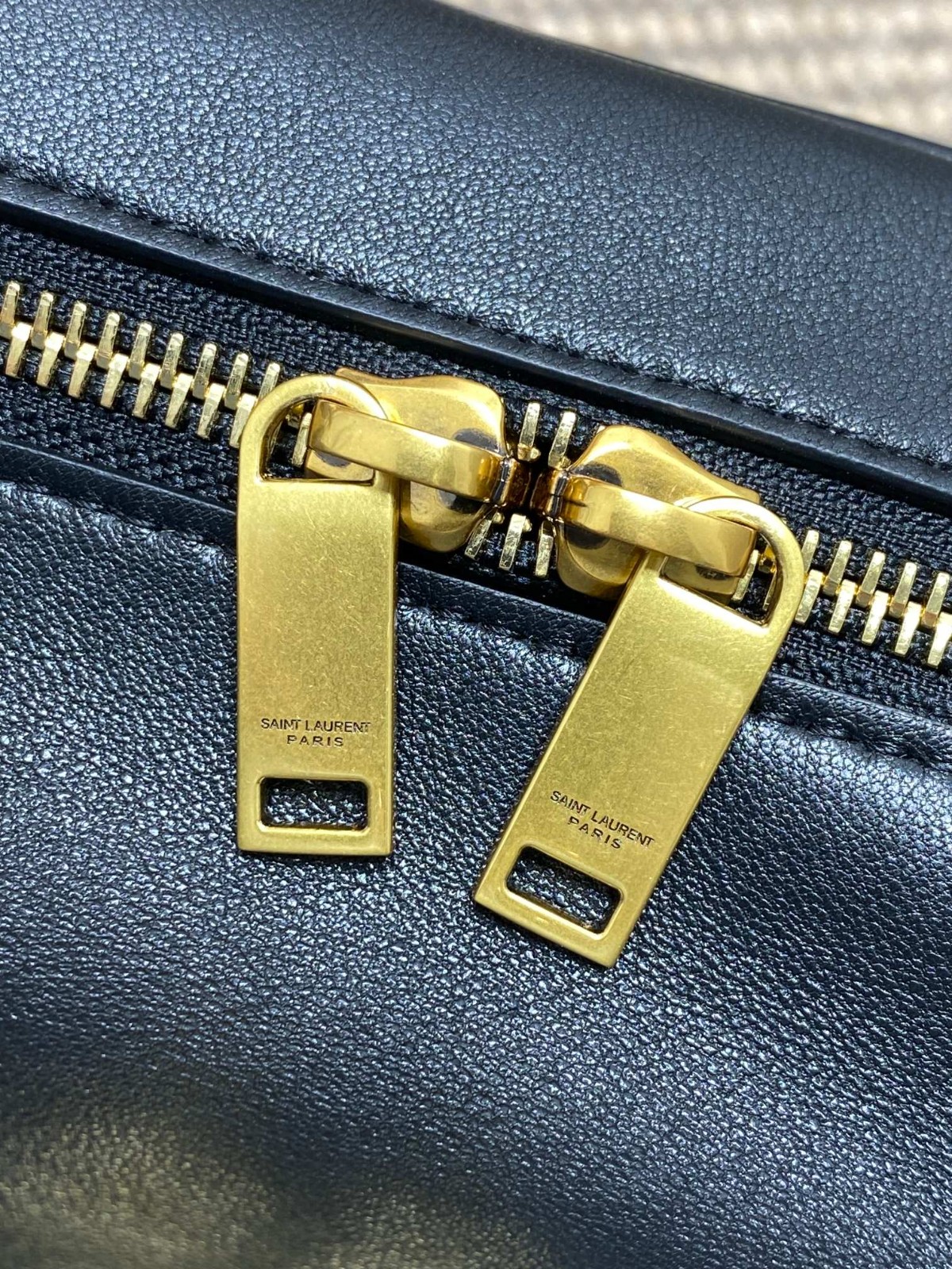 015 88123235 size 31x16x13cm