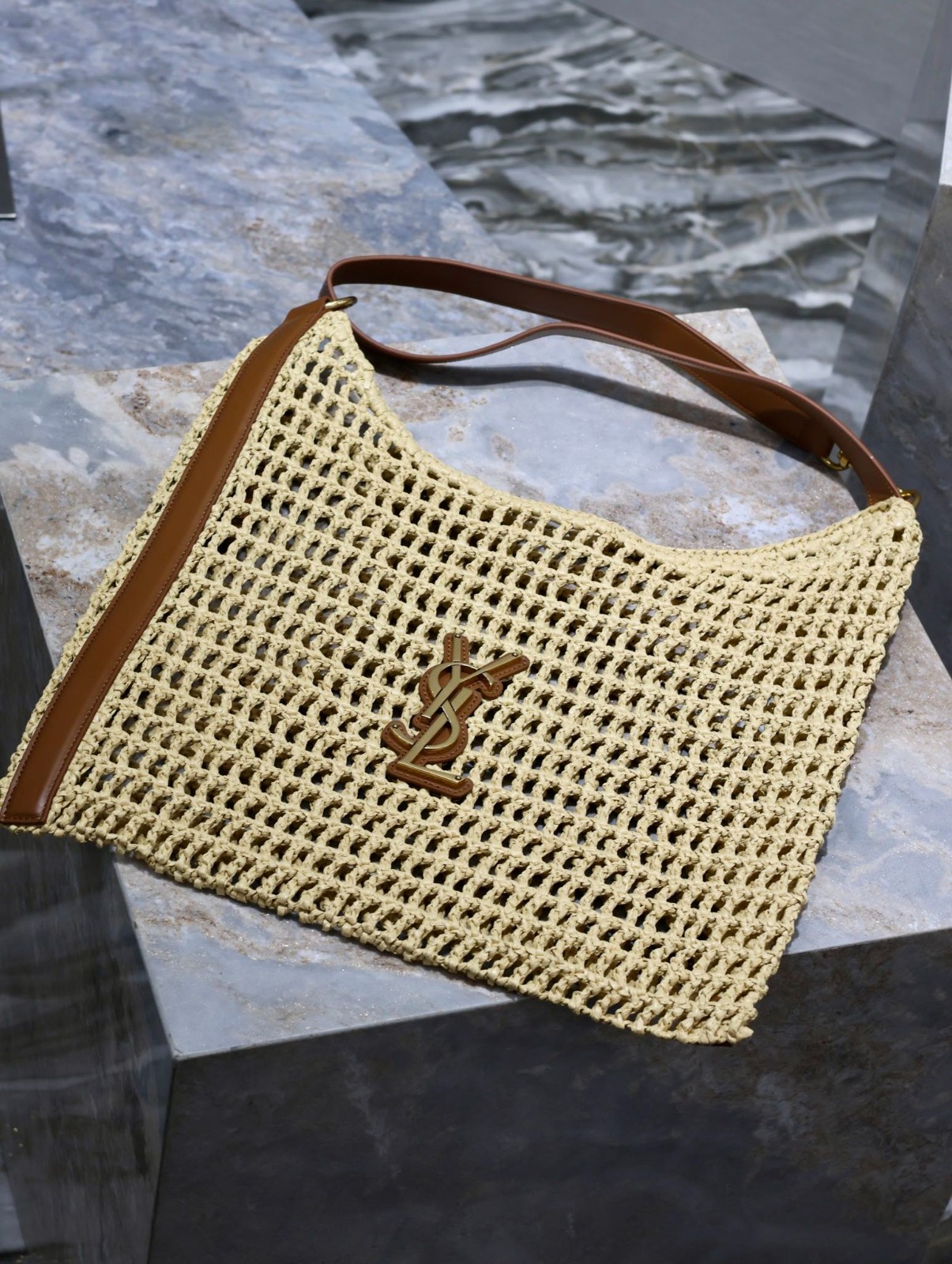 010 65123206 size 37x40x3cm