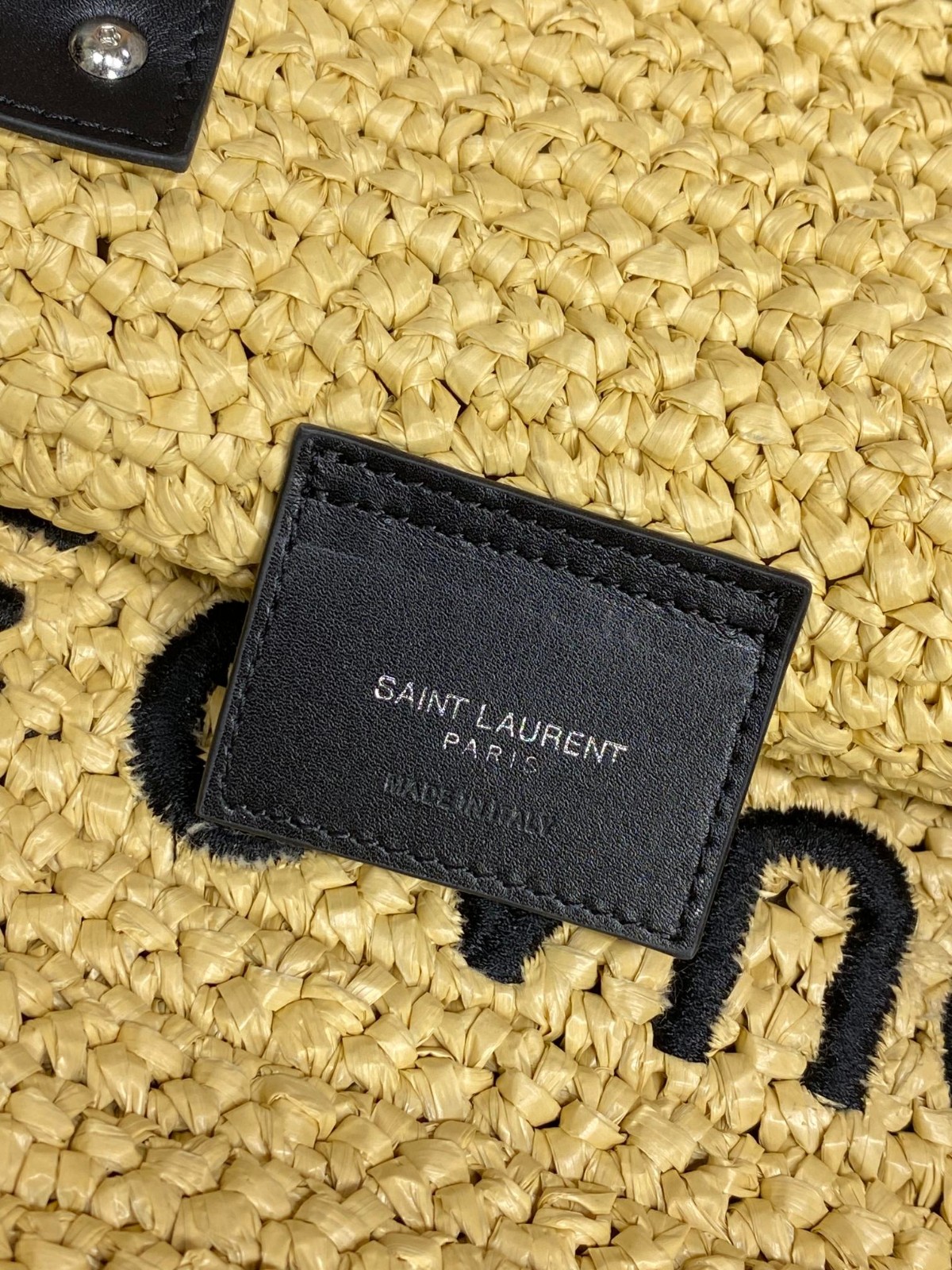 007 80123222 size 48×36×16cm