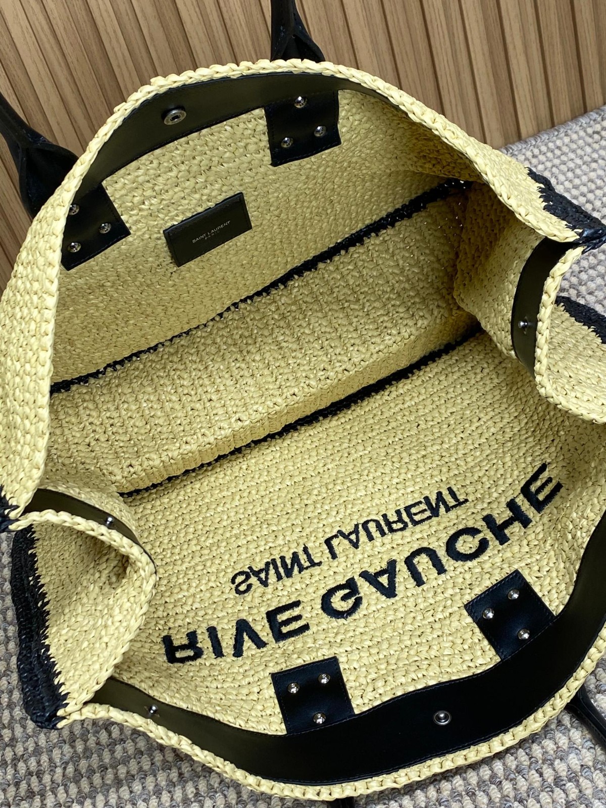 007 80123222 size 48×36×16cm