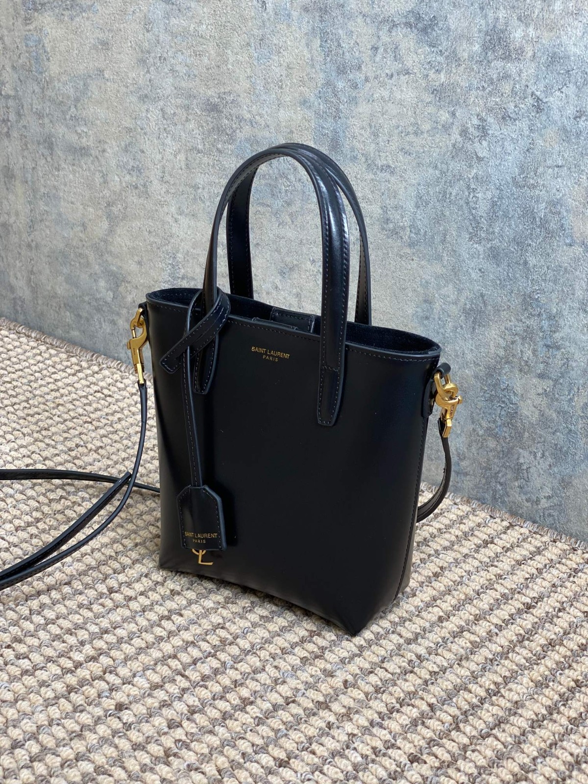 002 58123174 size 18x17x8cm