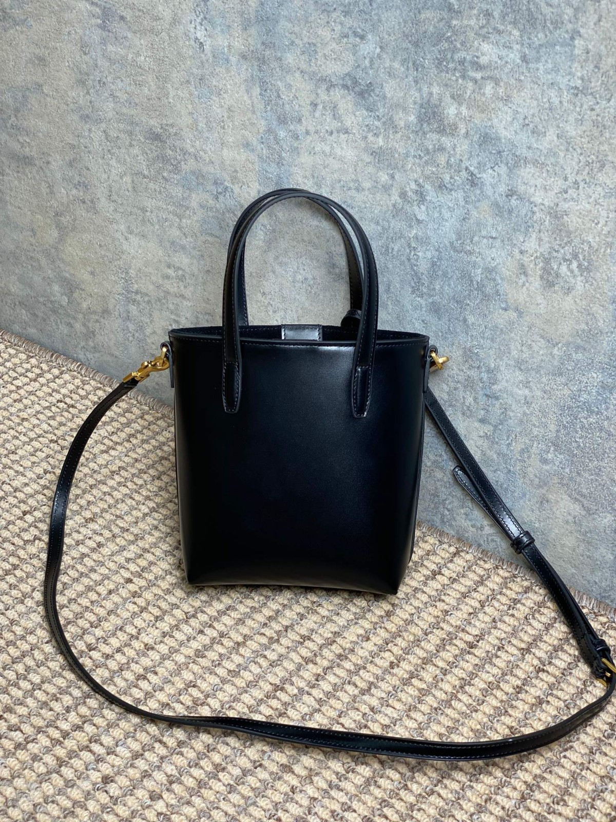 002 58123174 size 18x17x8cm