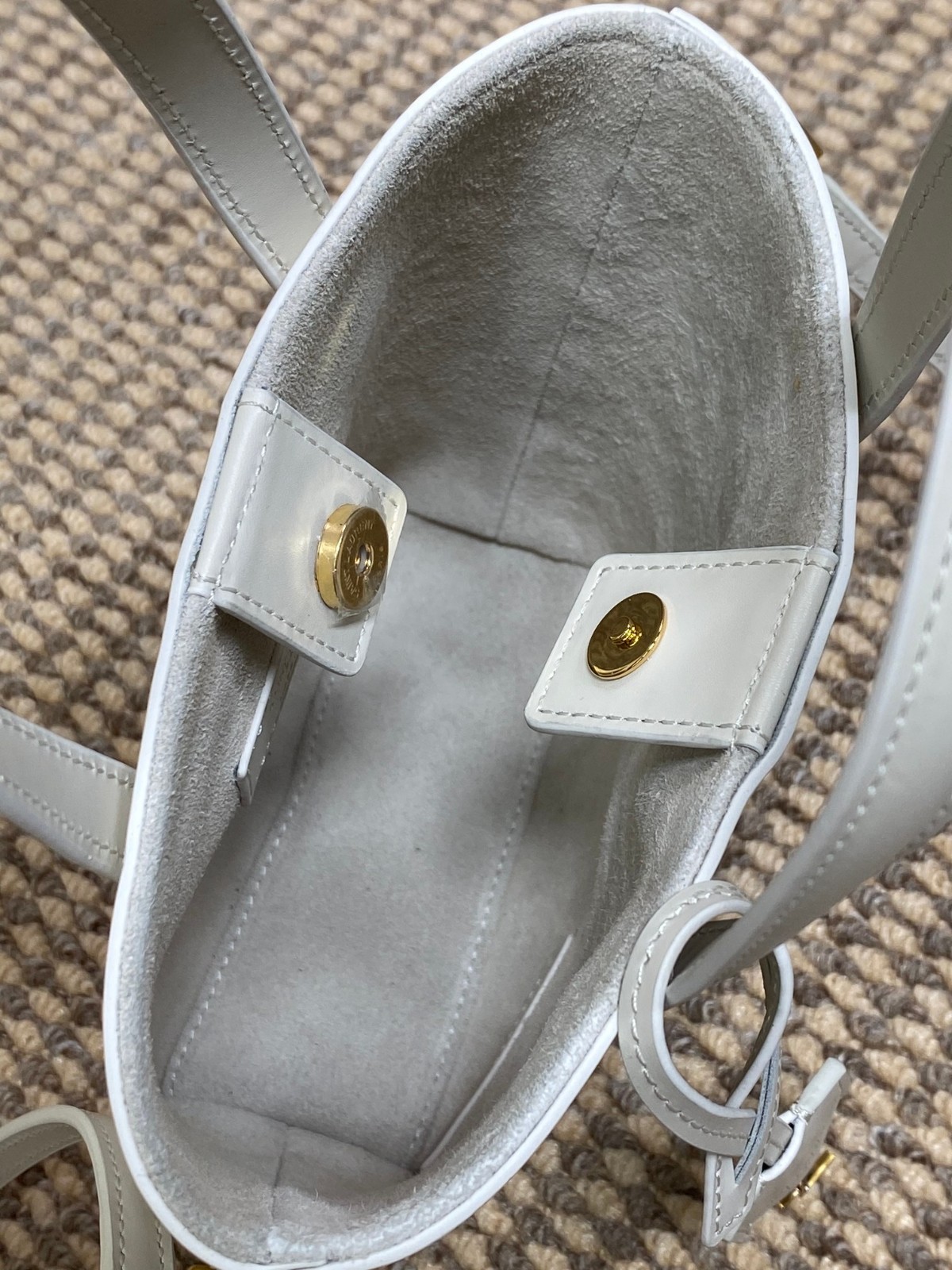 001 58123174 size 18x17x8cm