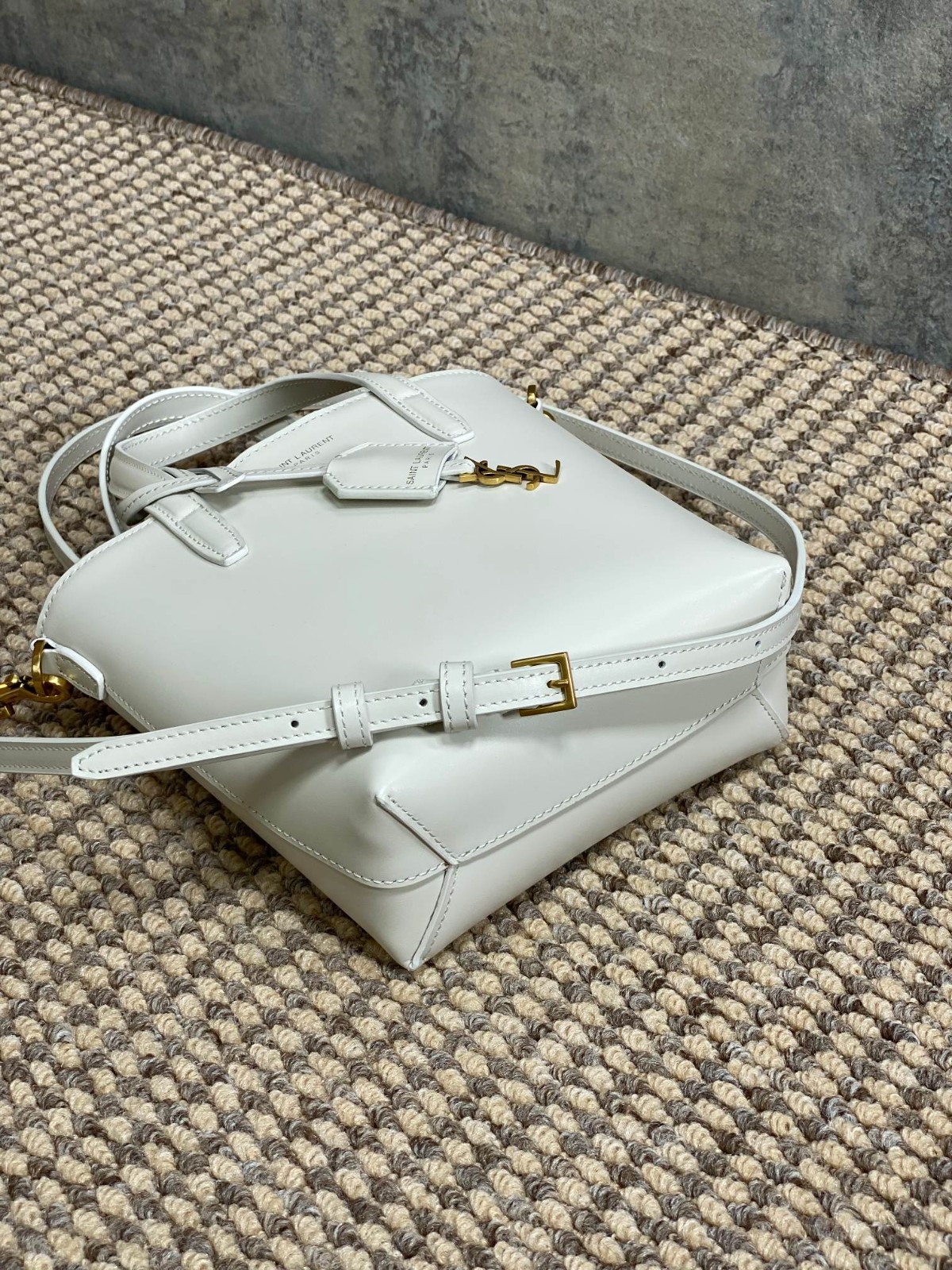 001 58123174 size 18x17x8cm