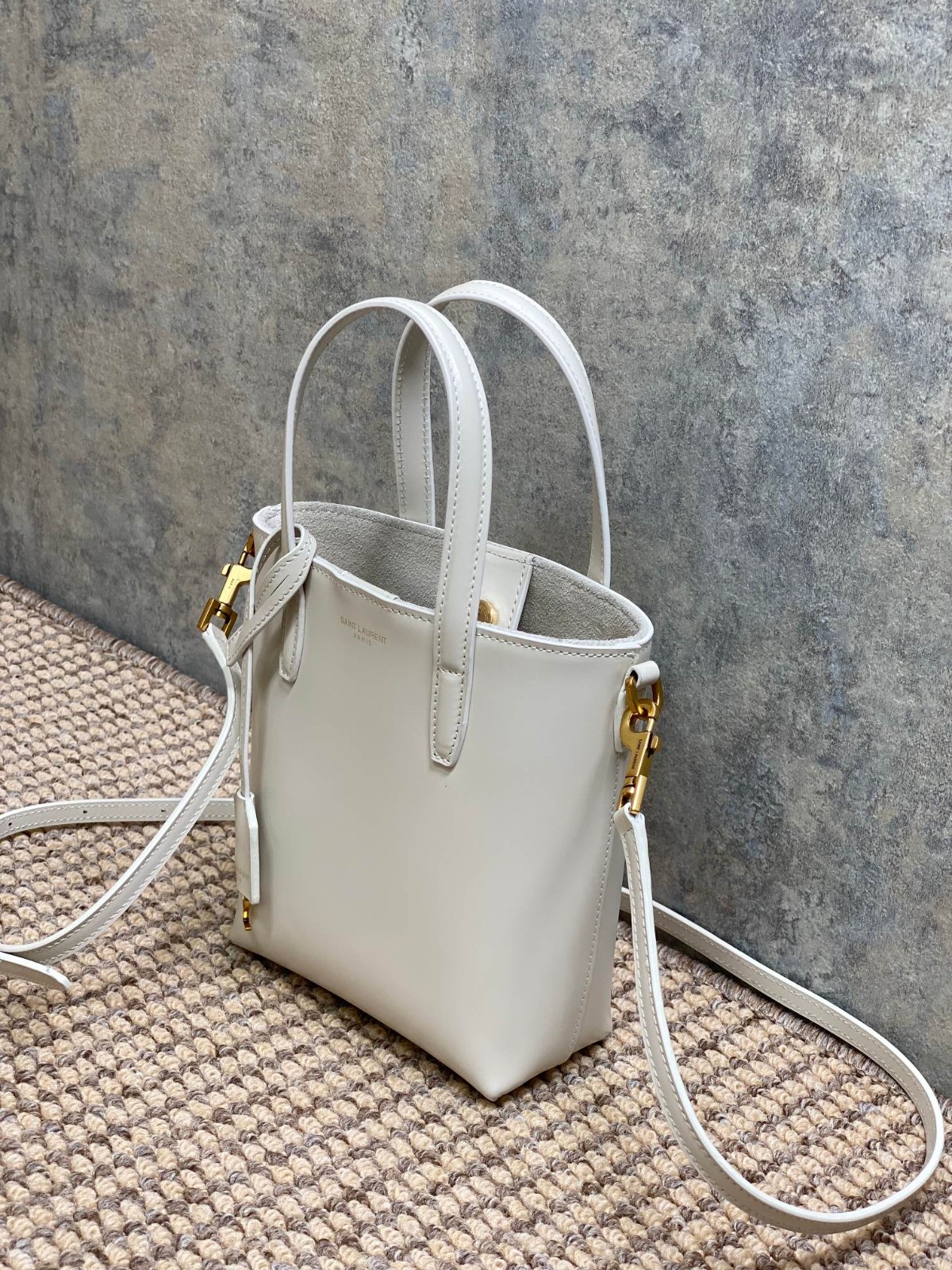 001 58123174 size 18x17x8cm