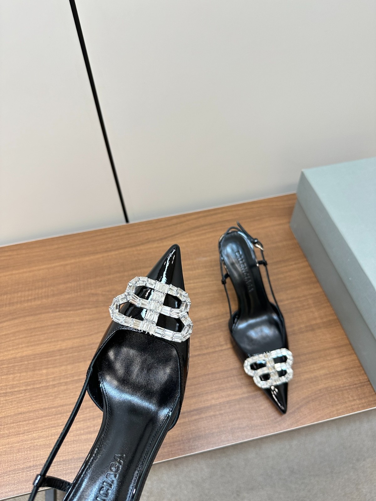 024 35123129 size 34-40