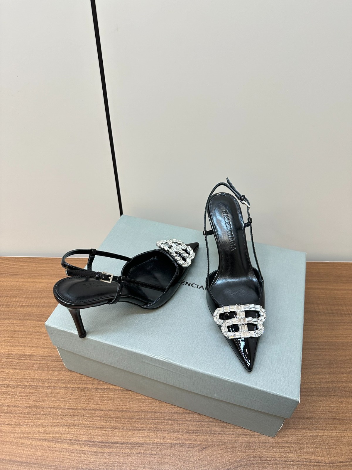 024 35123129 size 34-40