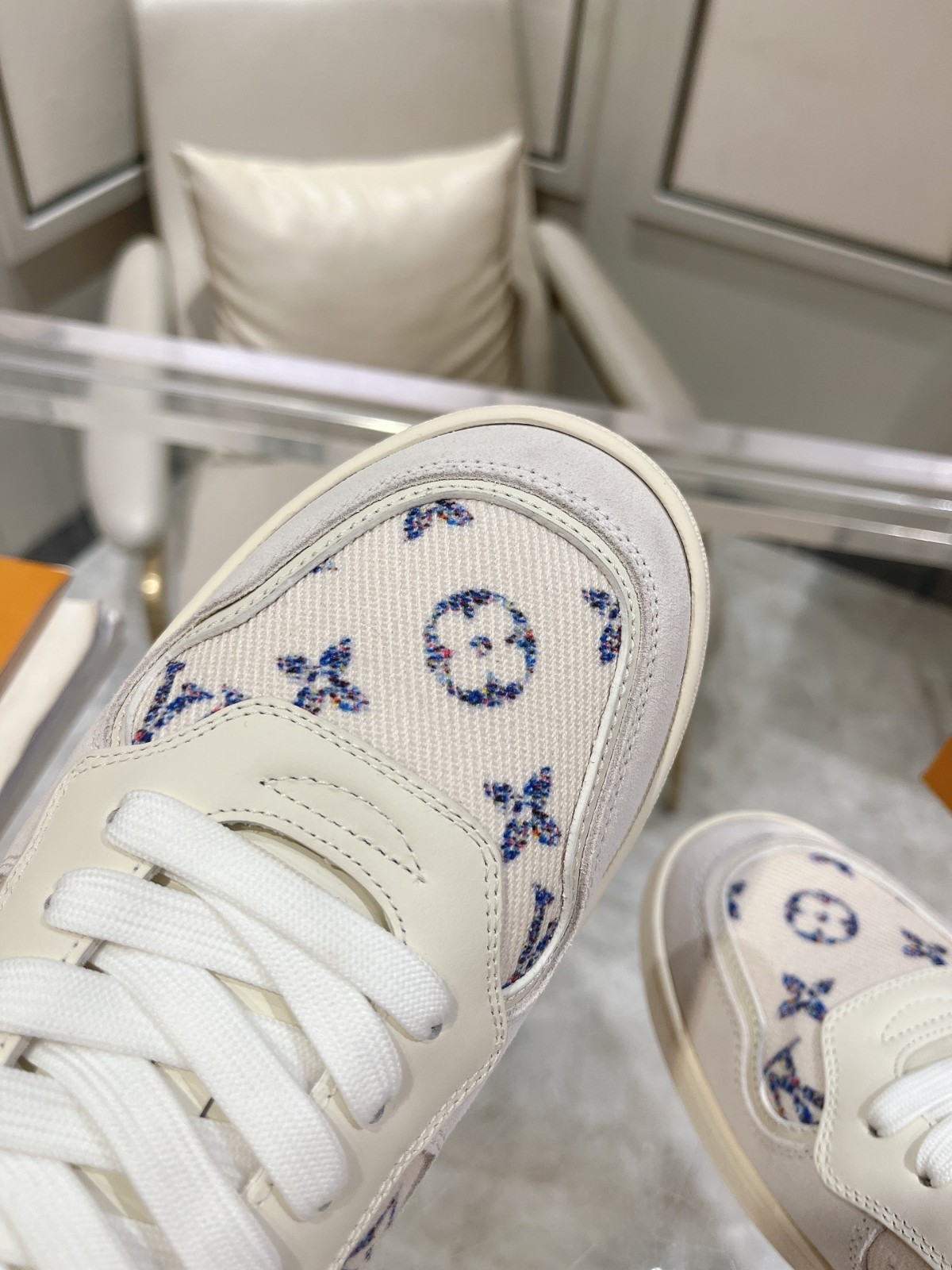 055 36123131 size 35-46