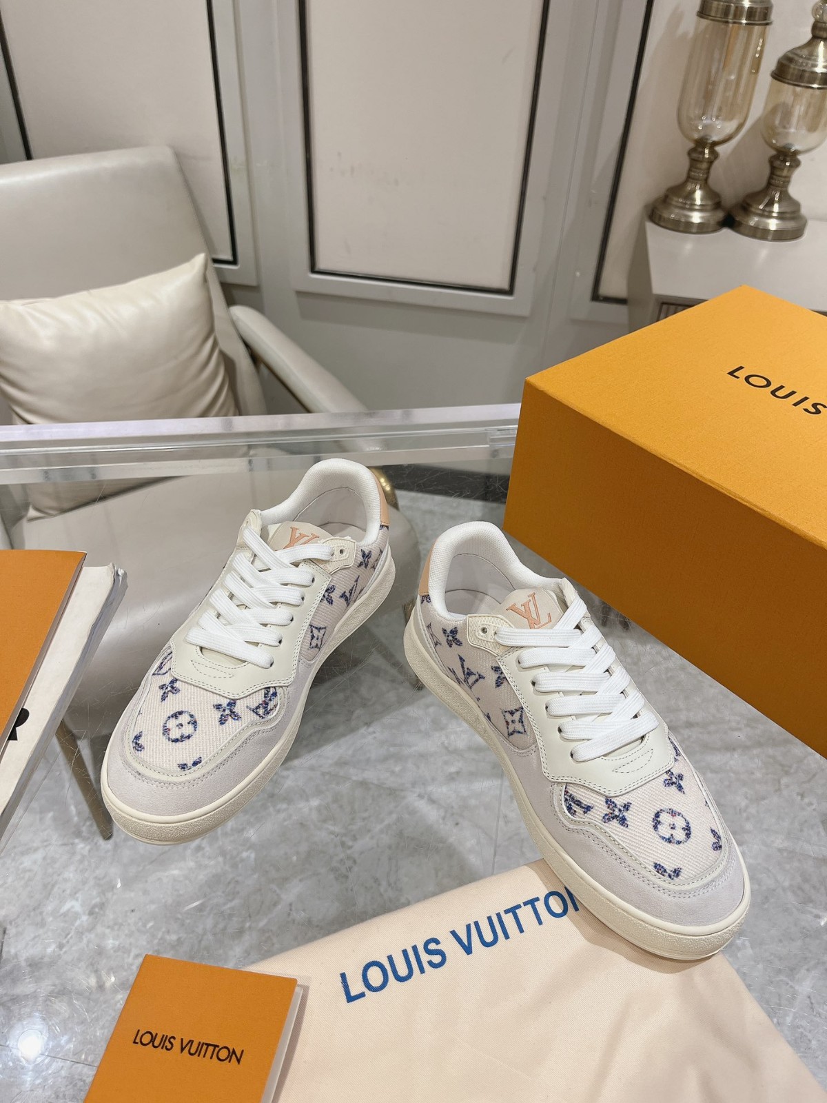 055 36123131 size 35-46