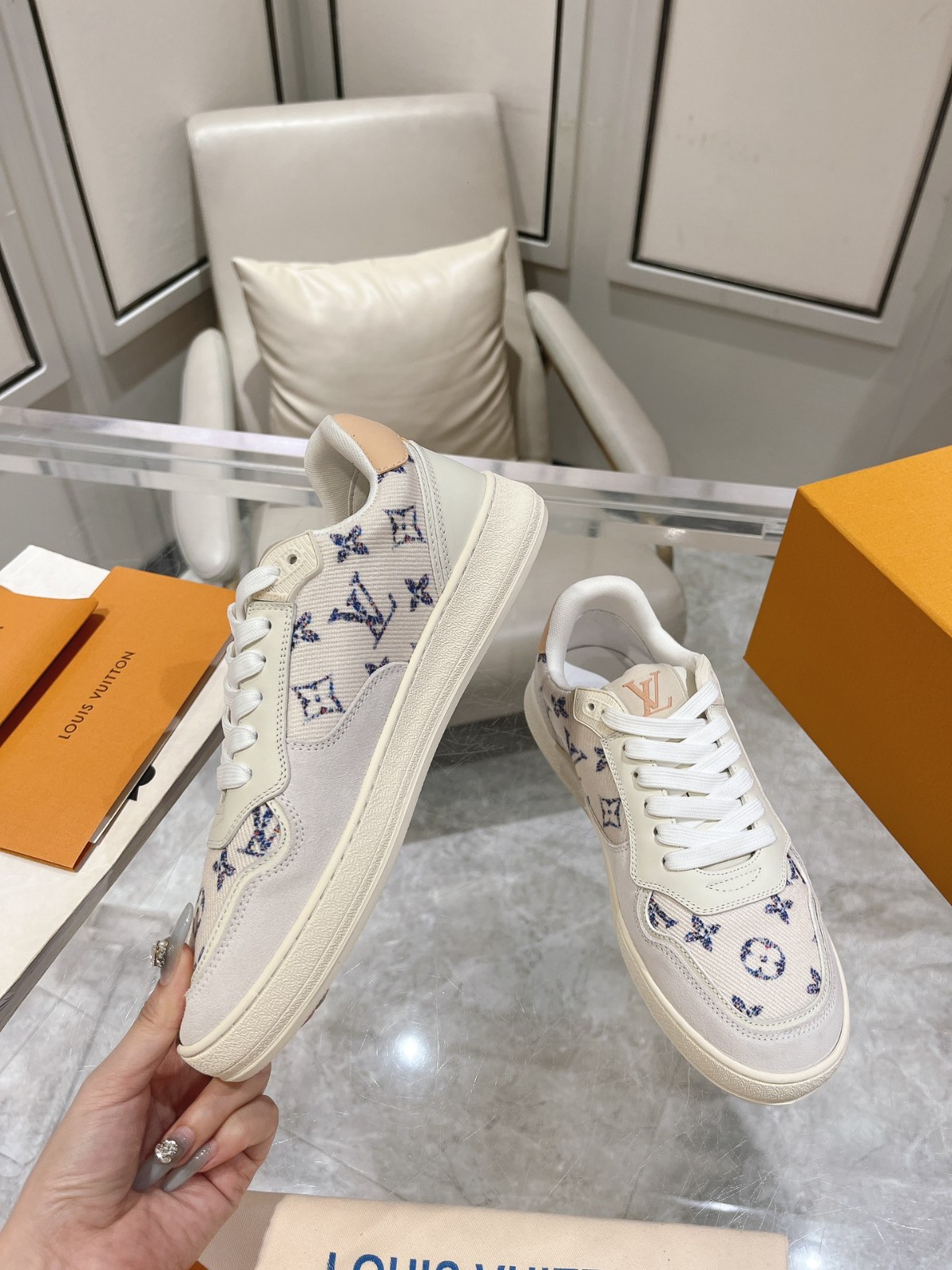055 36123131 size 35-46