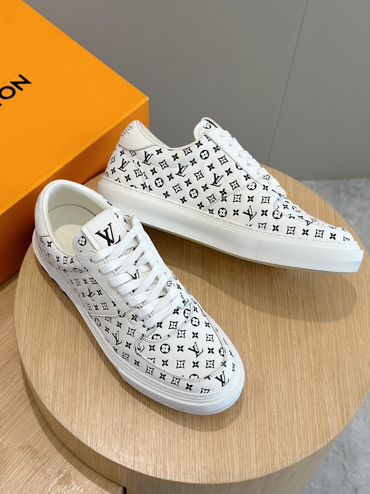 032 40123137 size 38-45