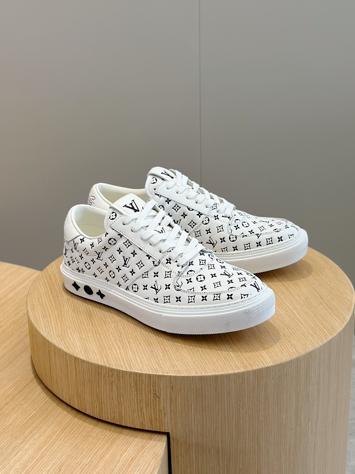 032 40123137 size 38-45