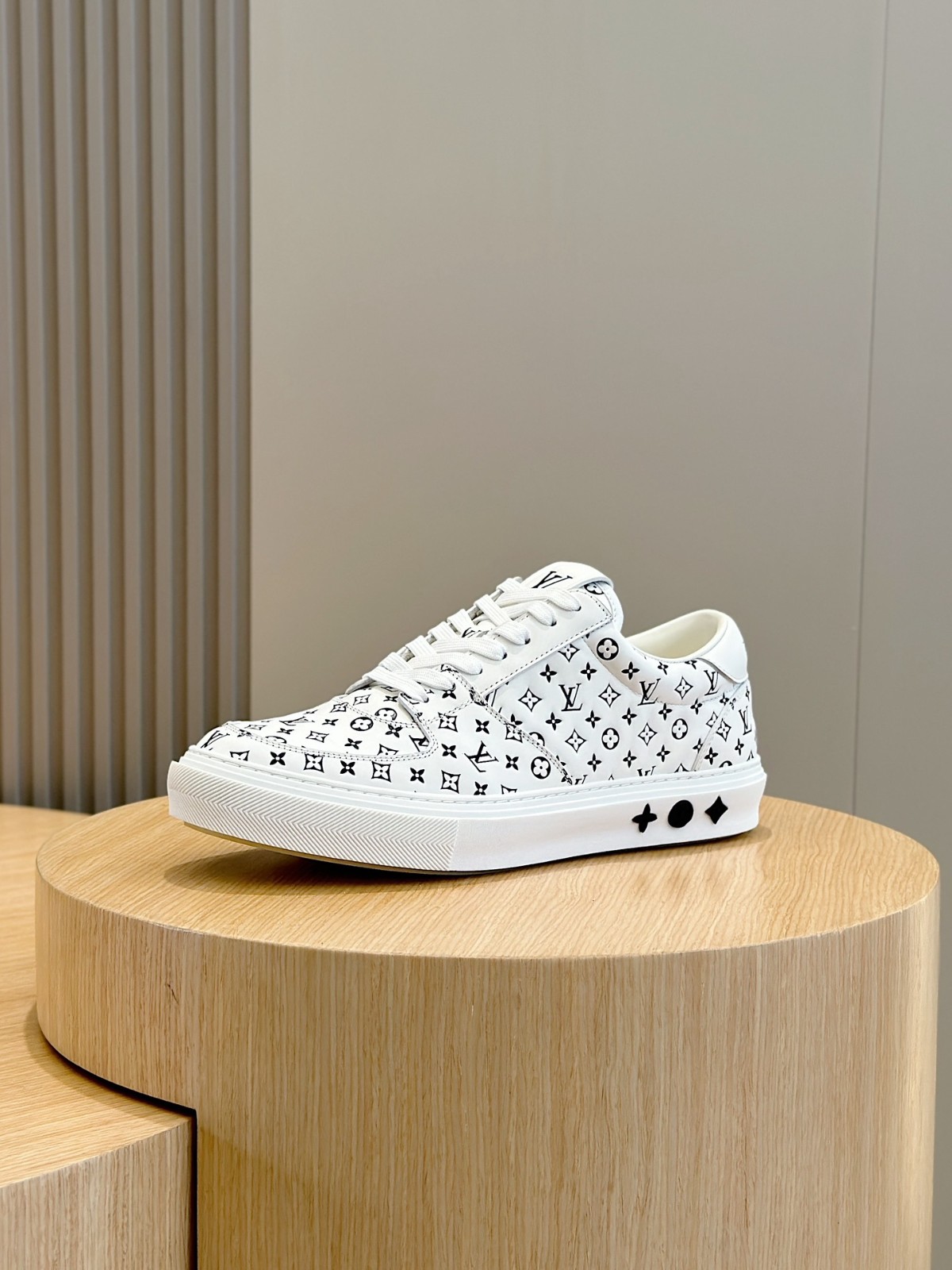 032 40123137 size 38-45