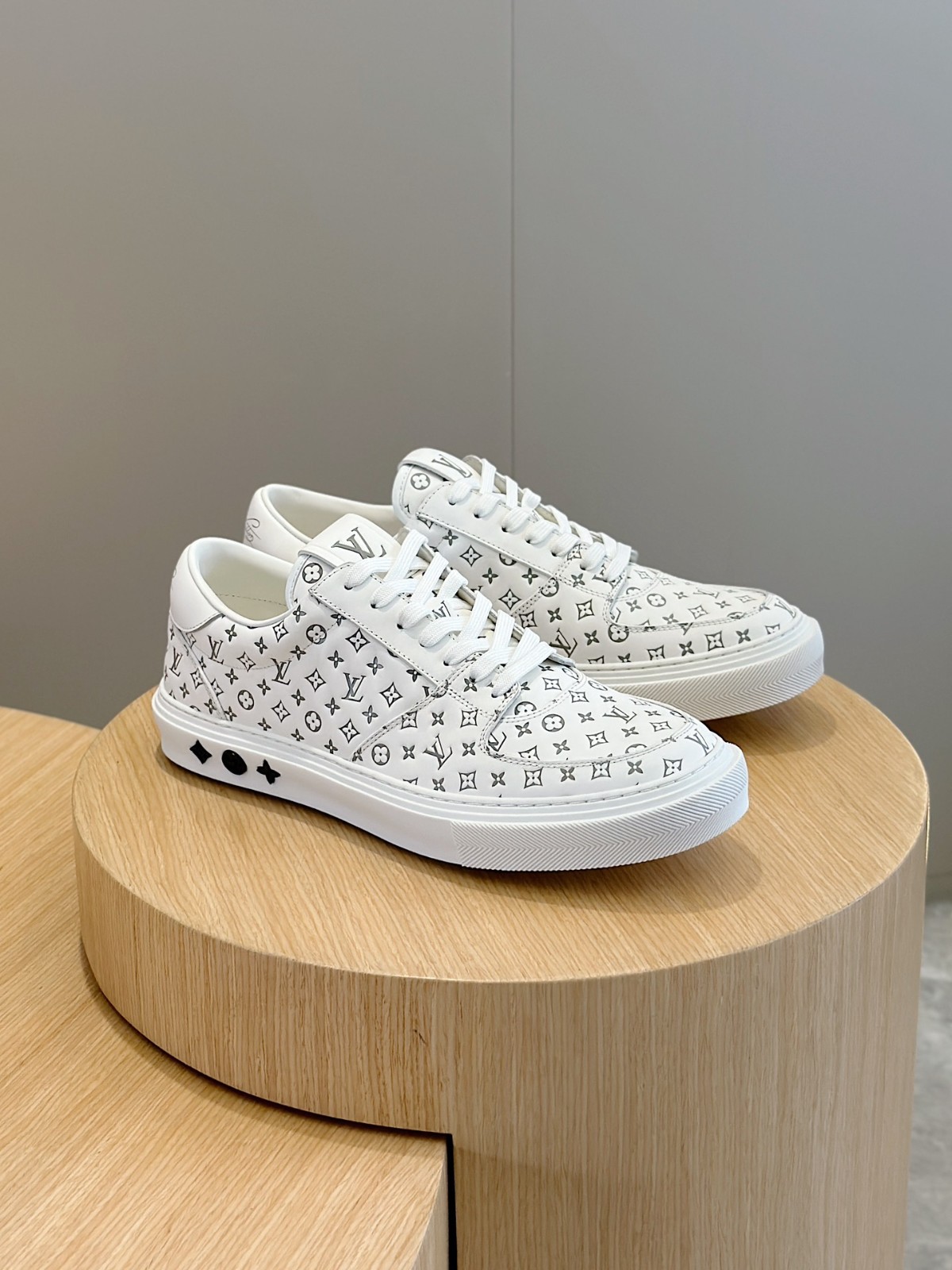 028 40123137 size 38-45