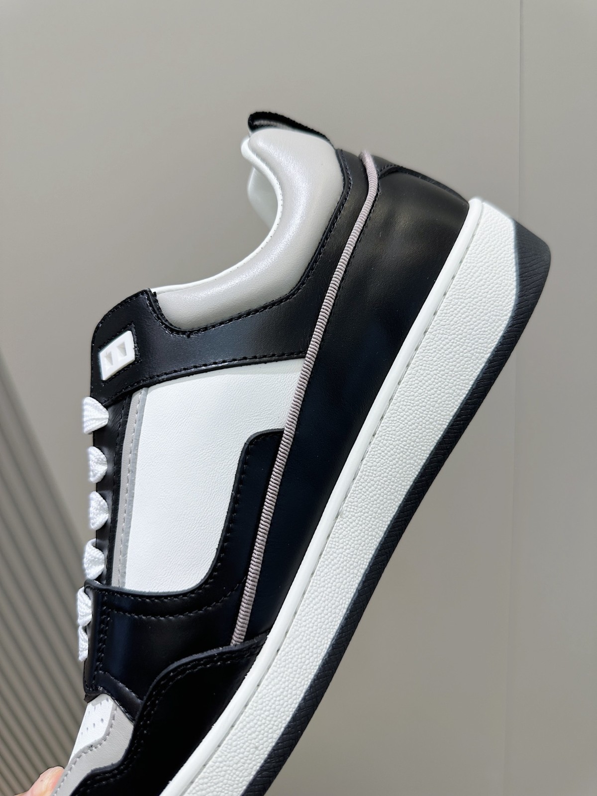 056 40123142 size 38-45