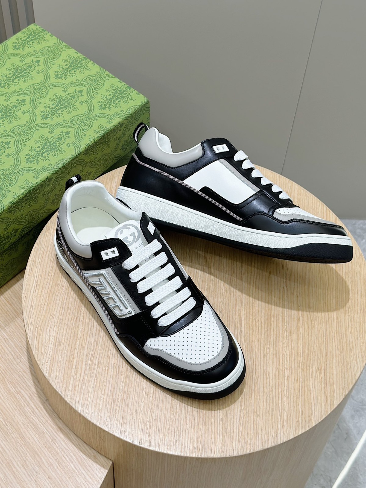 056 40123142 size 38-45