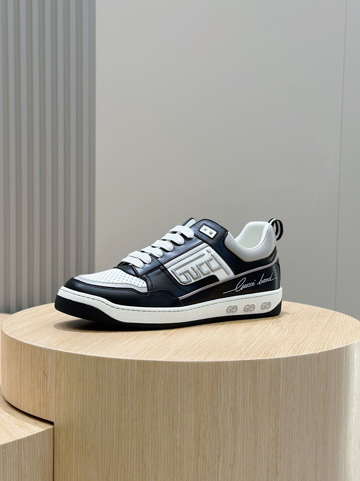 056 40123142 size 38-45