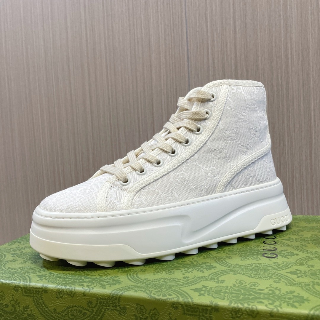 034 32123111 size 35-40