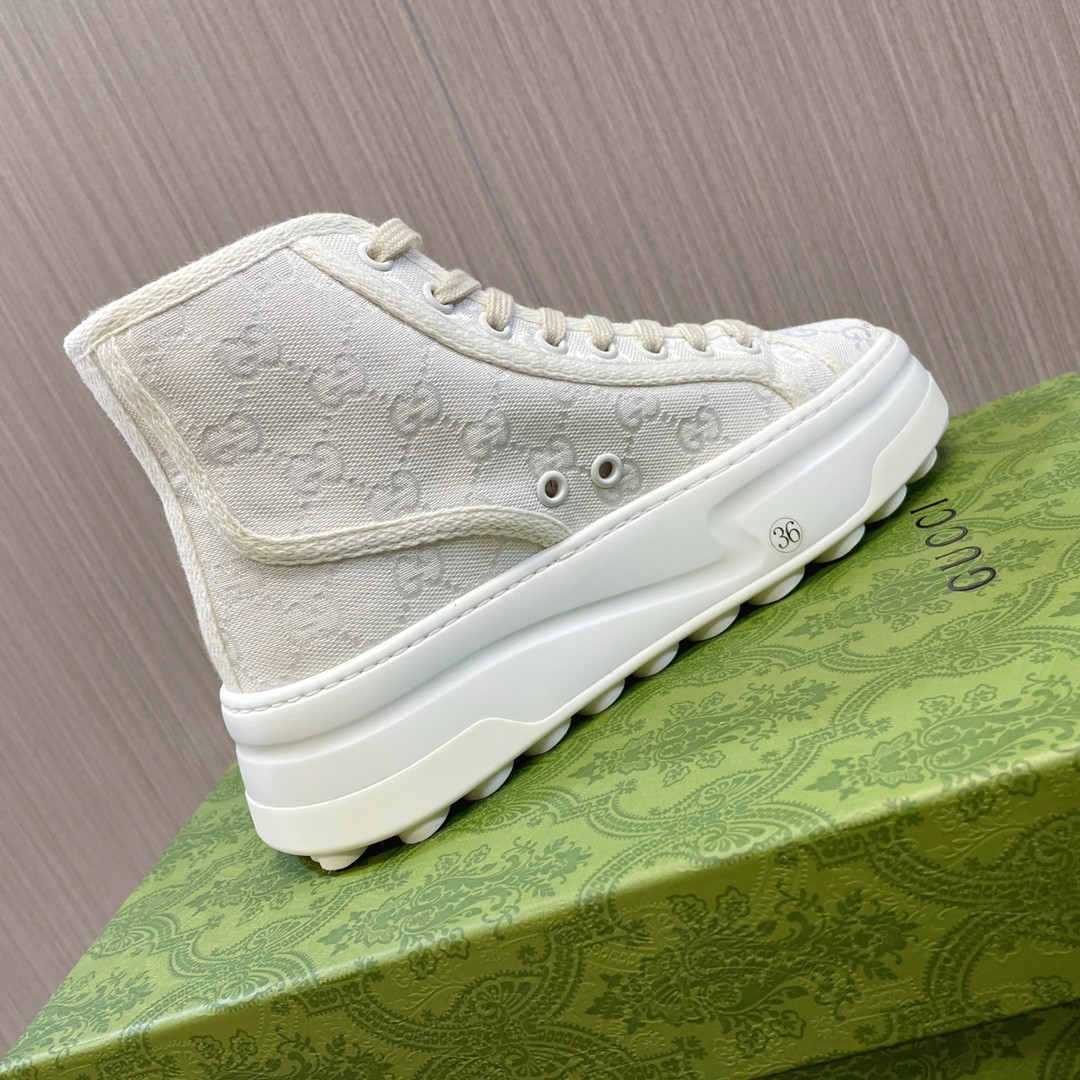 034 32123111 size 35-40