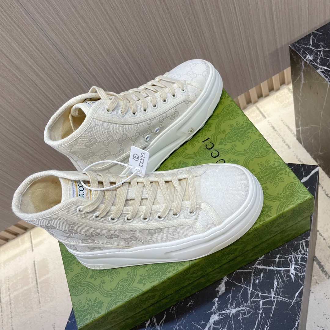 034 32123111 size 35-40