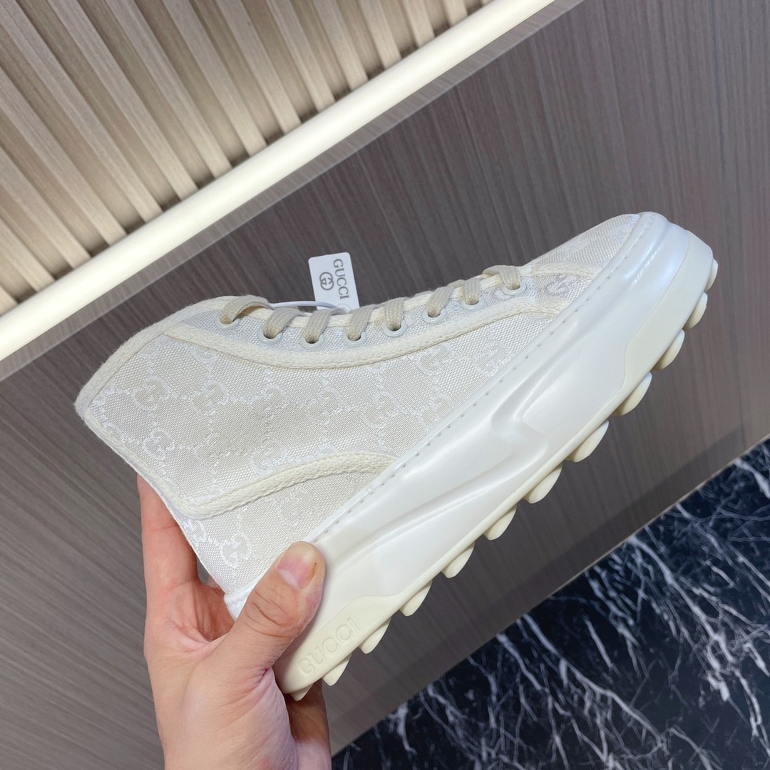 034 32123111 size 35-40