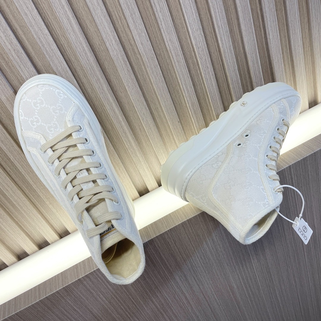 034 32123111 size 35-40
