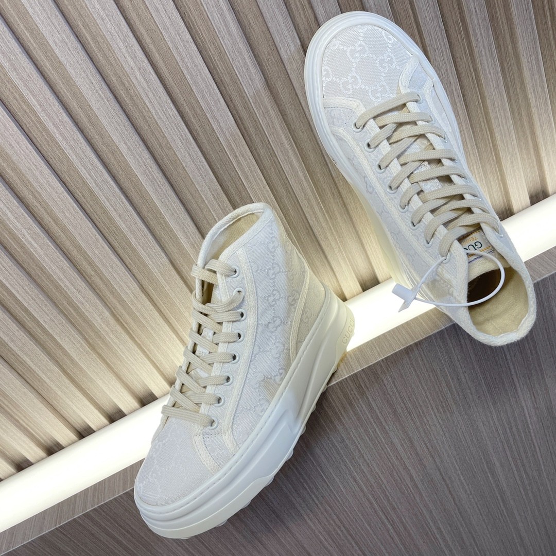 034 32123111 size 35-40