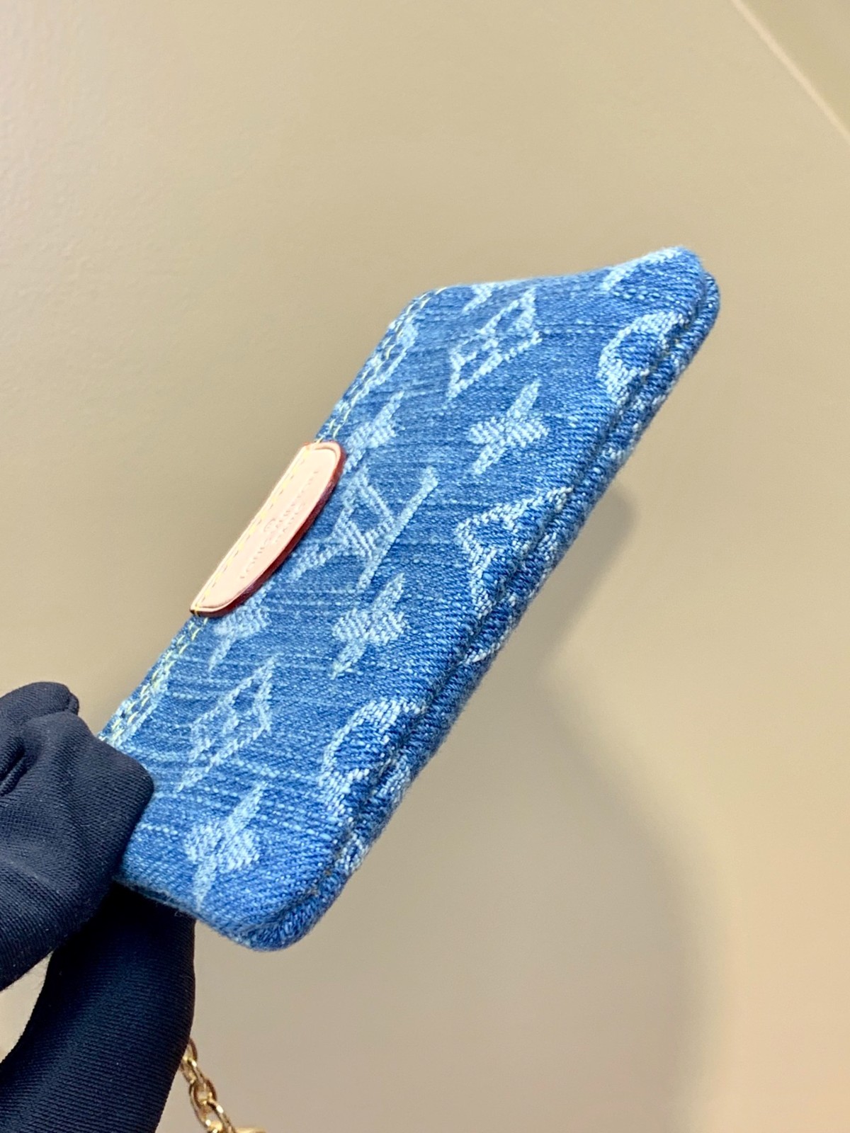038 16123072 size 12 x 7 x 1.5cm