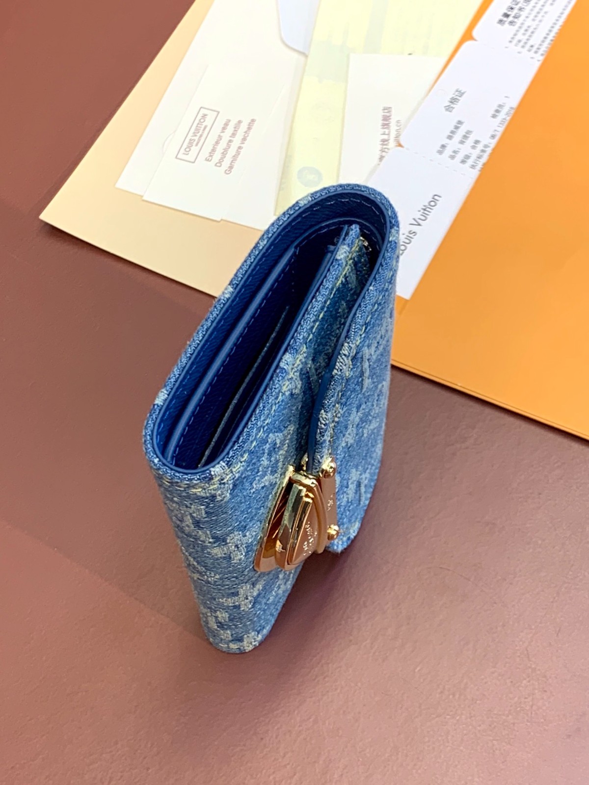 036 26123125 size 12 x 9.5 x 1.5 cm