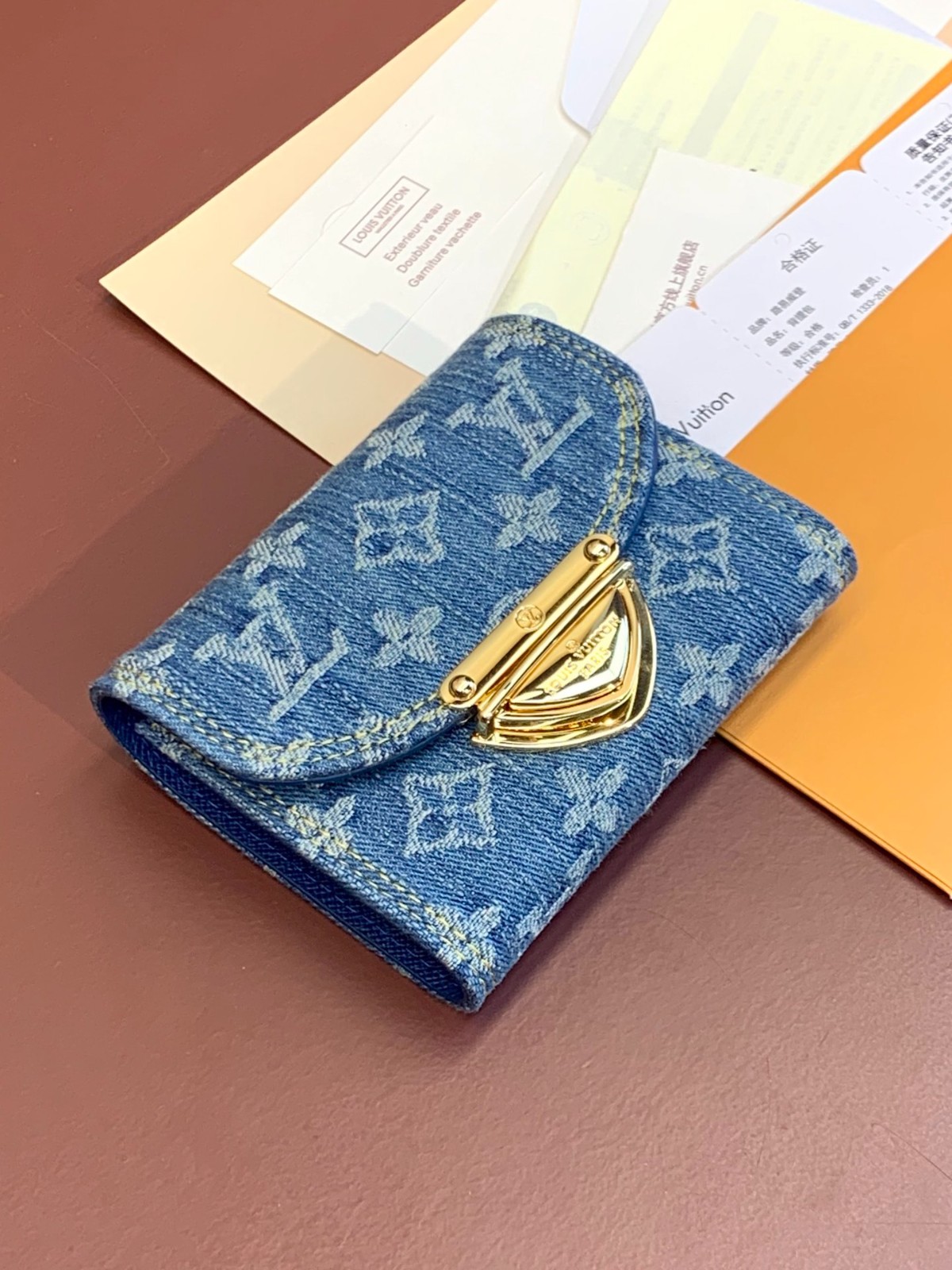 036 26123125 size 12 x 9.5 x 1.5 cm