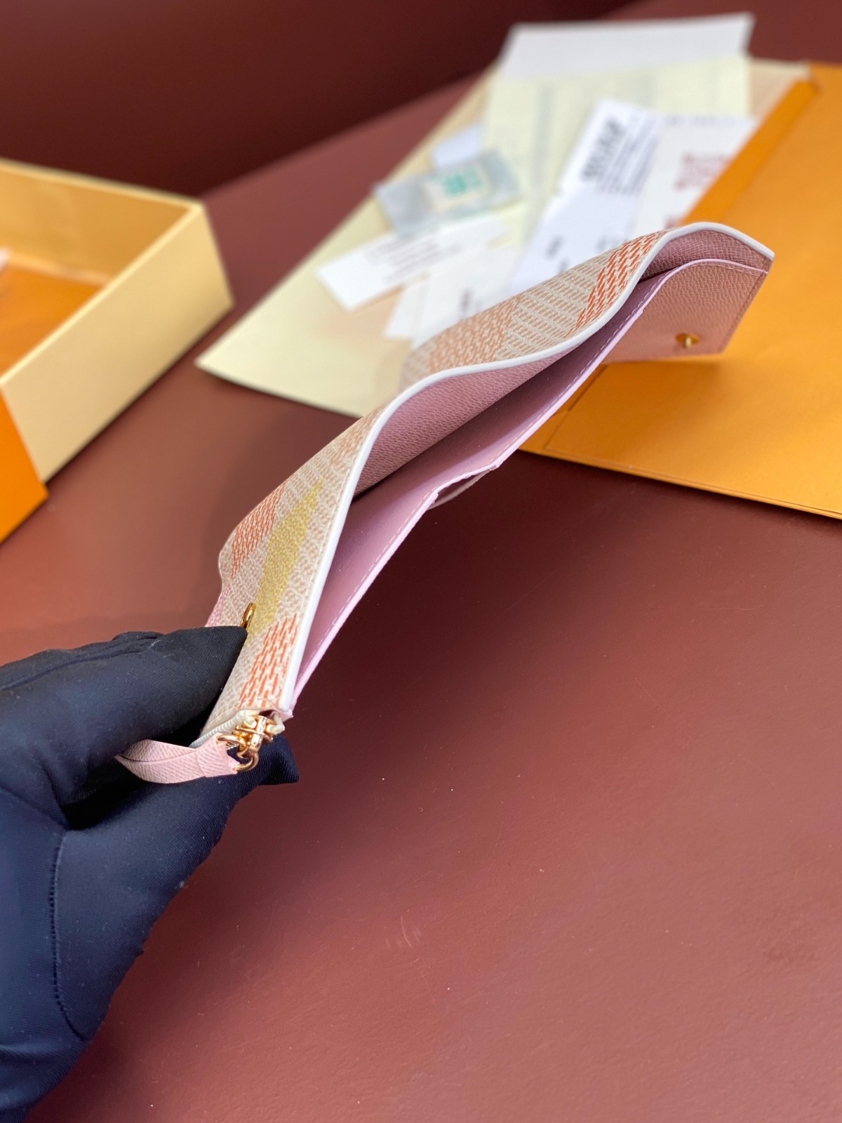 011 23123102 size 12x9.5x1.5cm