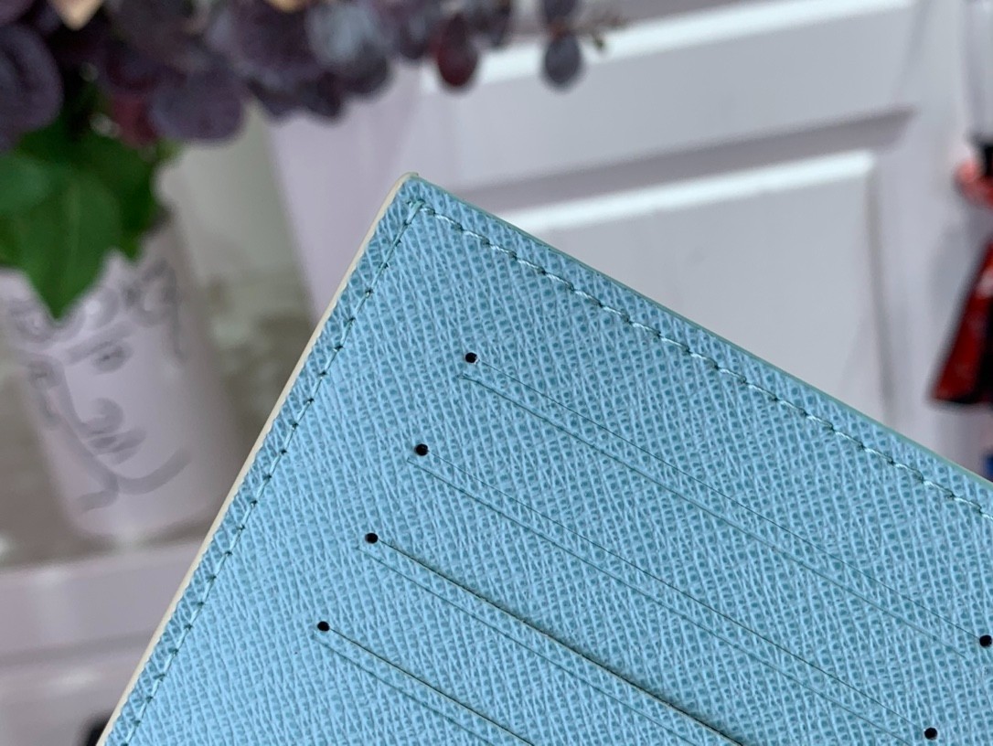 002 15123072 size 10x14x2.5cm