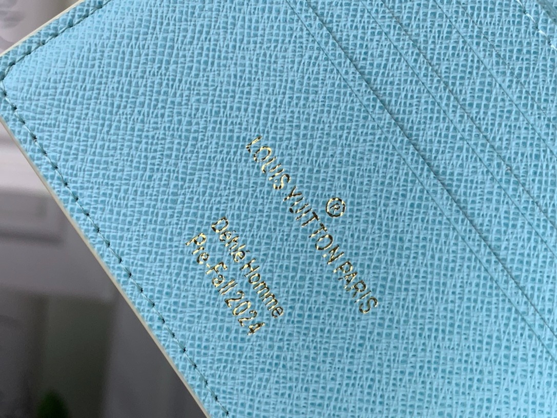 001 16123073 size 11.5x9x1.5cm