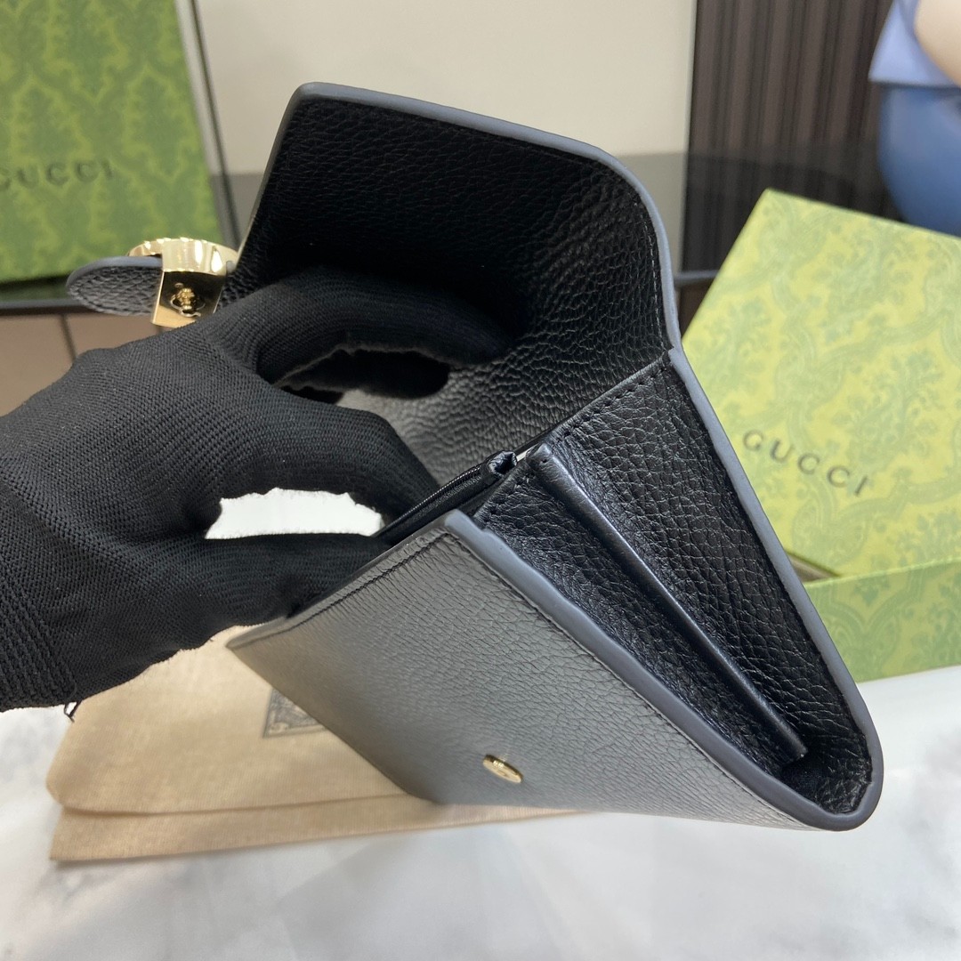 008 24123096 size 19.5x11.5x3cm