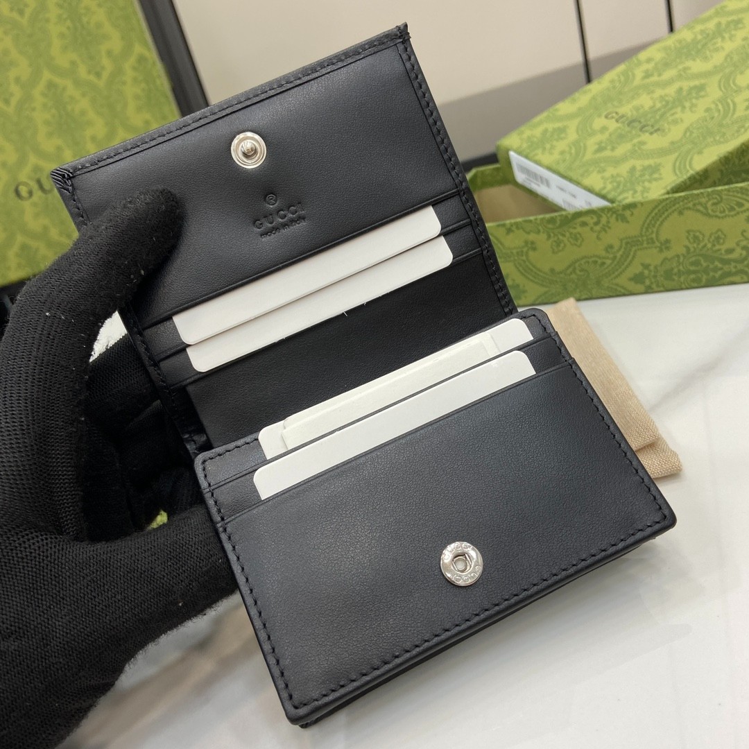 004 21123093 size 8.5x11x3cm