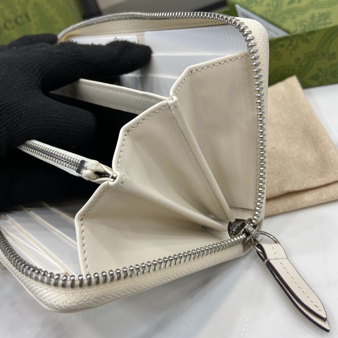 002 23123094 size 19x10x2.5cm
