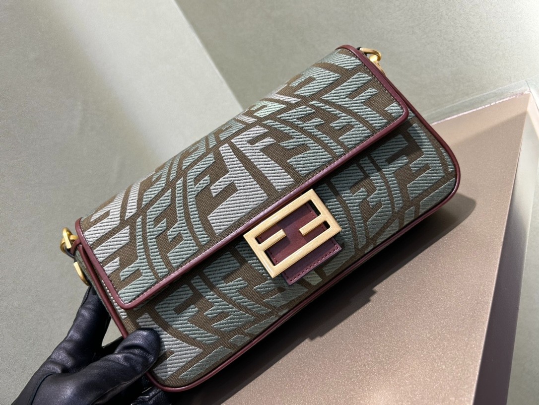 013 66123199 size 26x13x6cm