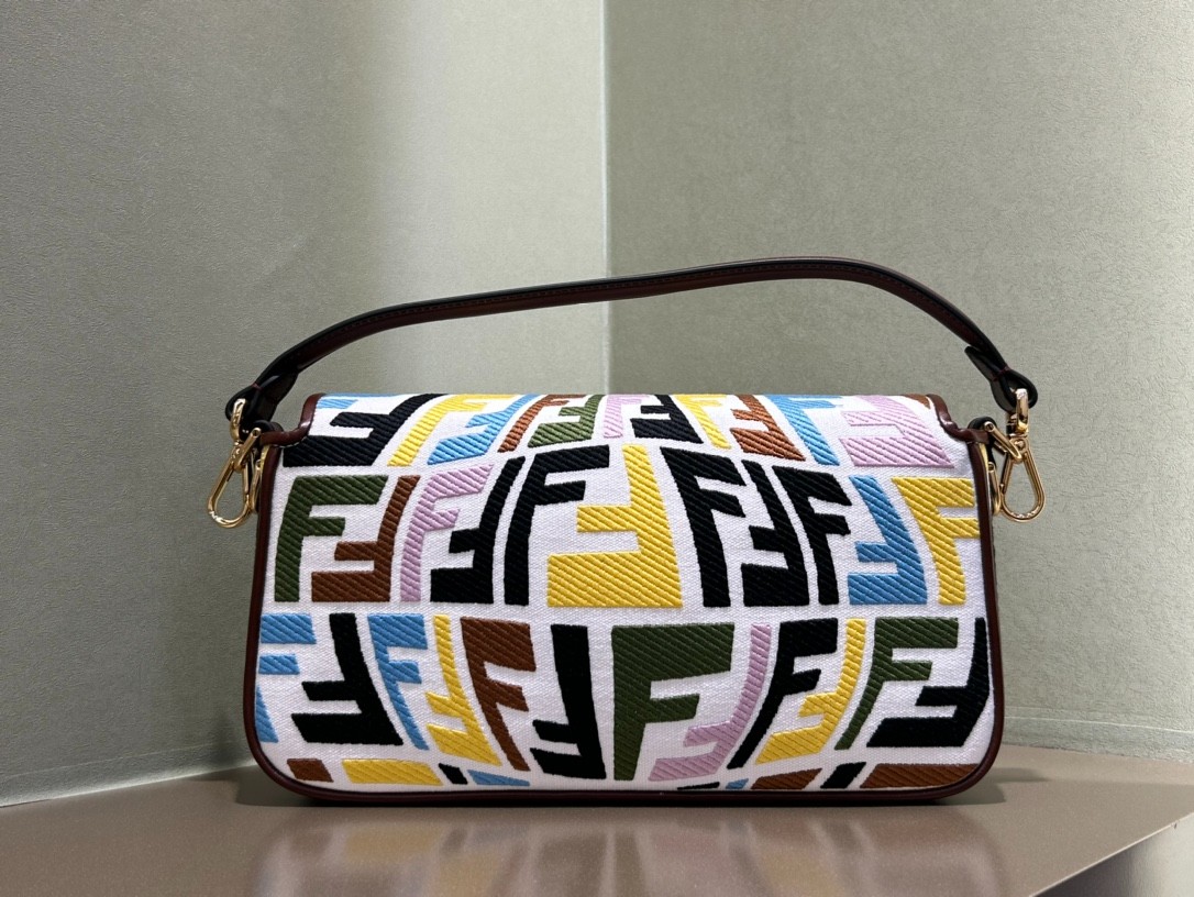 012 66123199 size 26x13x6cm