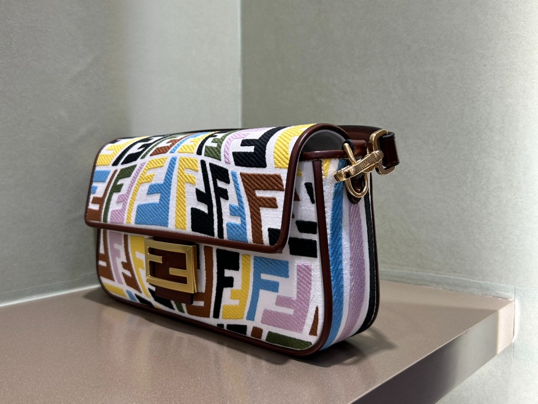 012 66123199 size 26x13x6cm