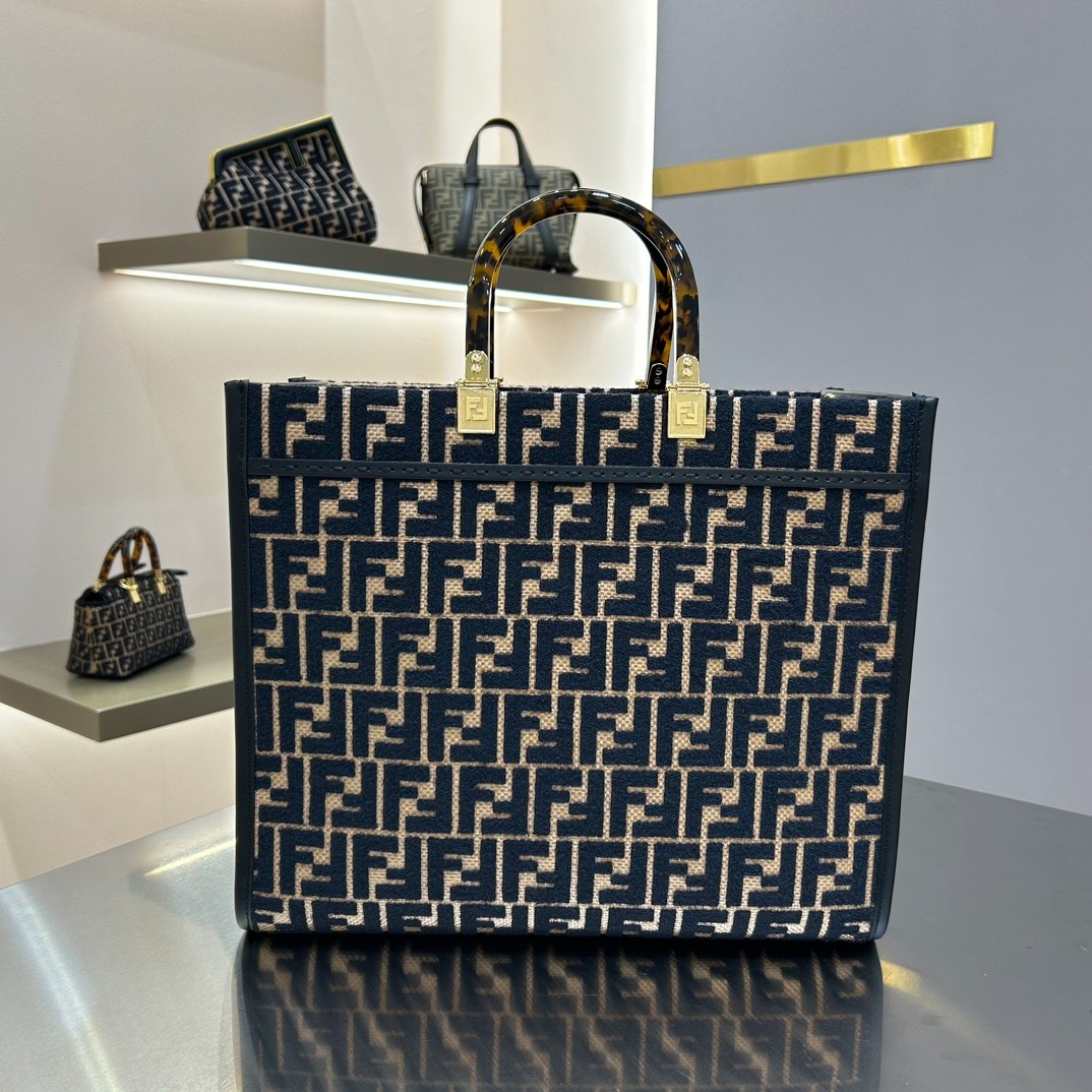 011 size 36x17x31cm