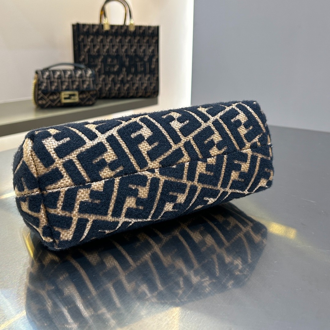 007 size 26x9.5x18cm