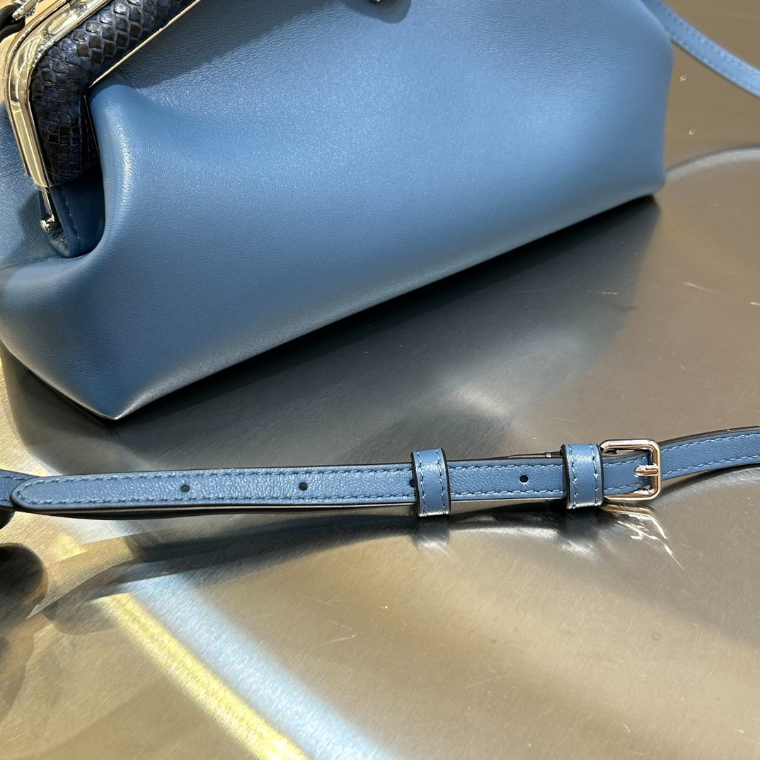 004 90123236 size 26x9.5x18cm
