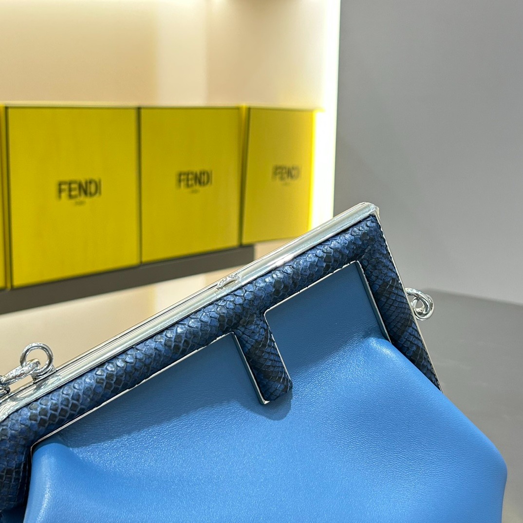 004 90123236 size 26x9.5x18cm