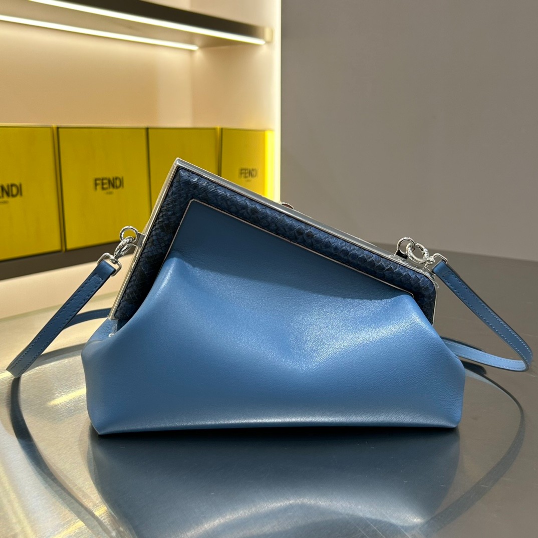 004 90123236 size 26x9.5x18cm