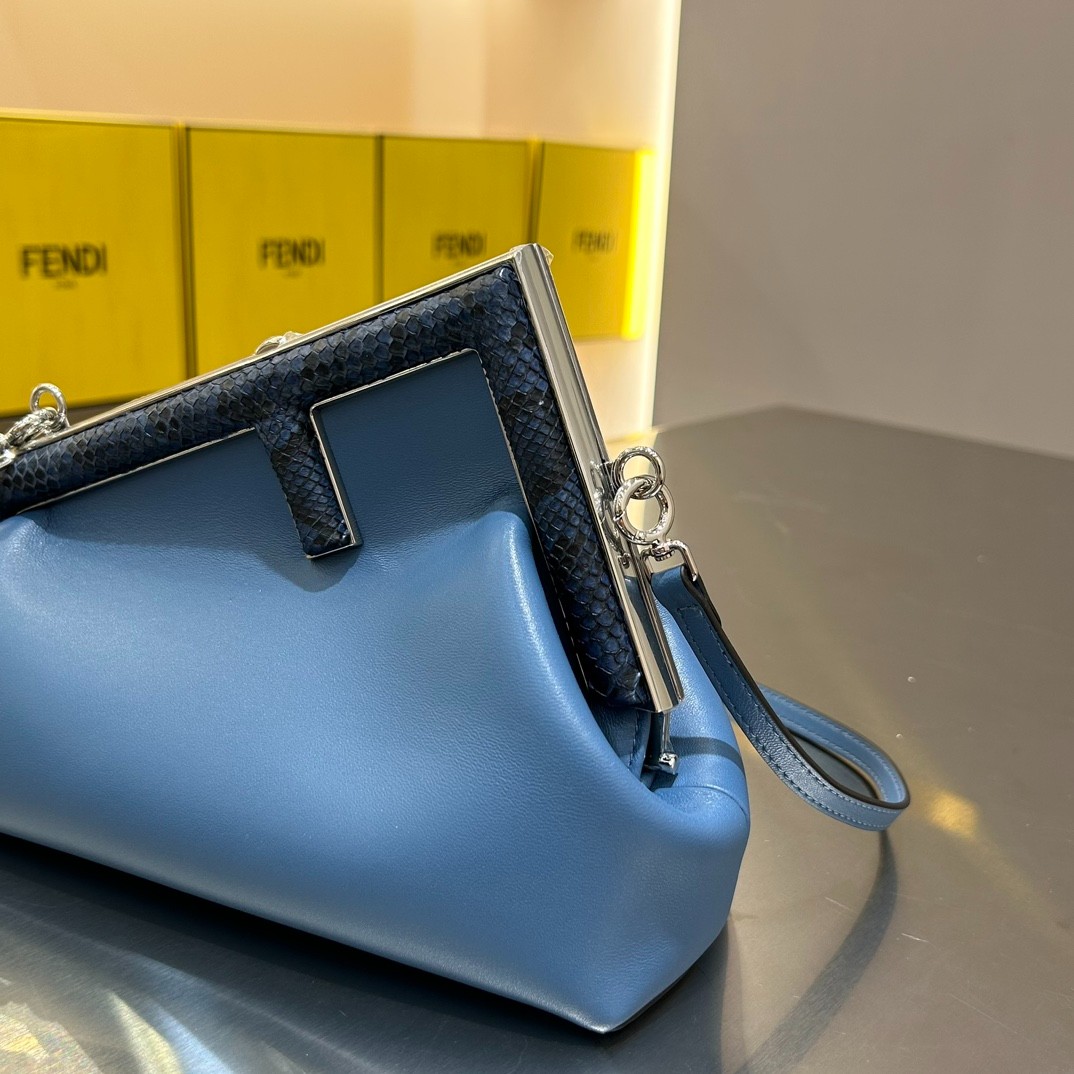 004 90123236 size 26x9.5x18cm