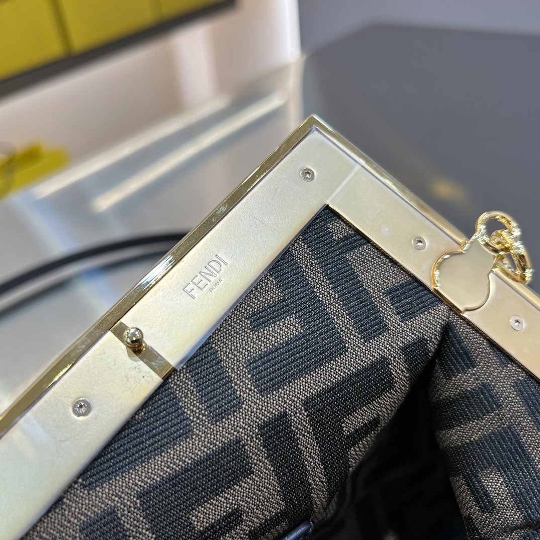 003 90123236 size 26x9.5x18cm
