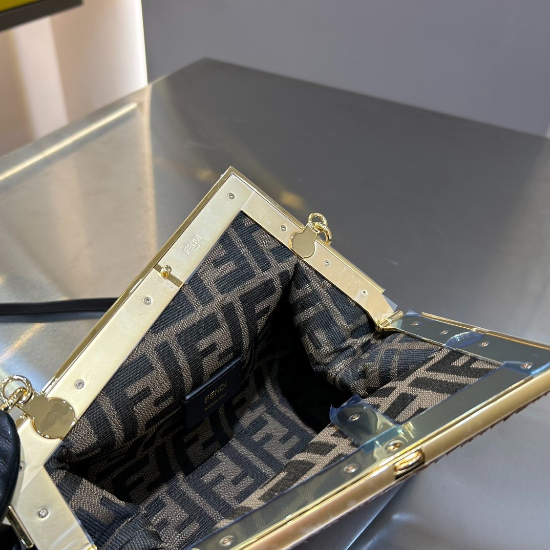 003 90123236 size 26x9.5x18cm